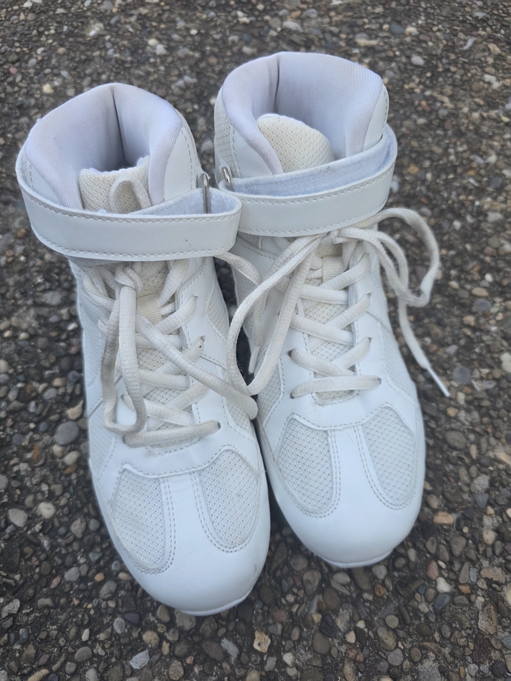 Danzcue Womens Mid Whitw Cheet Athletic Sneakers Shoes Cheerleading Sz 6